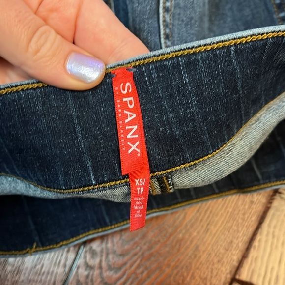 Spanx dark wash skinny jeans - Picture 3 of 4